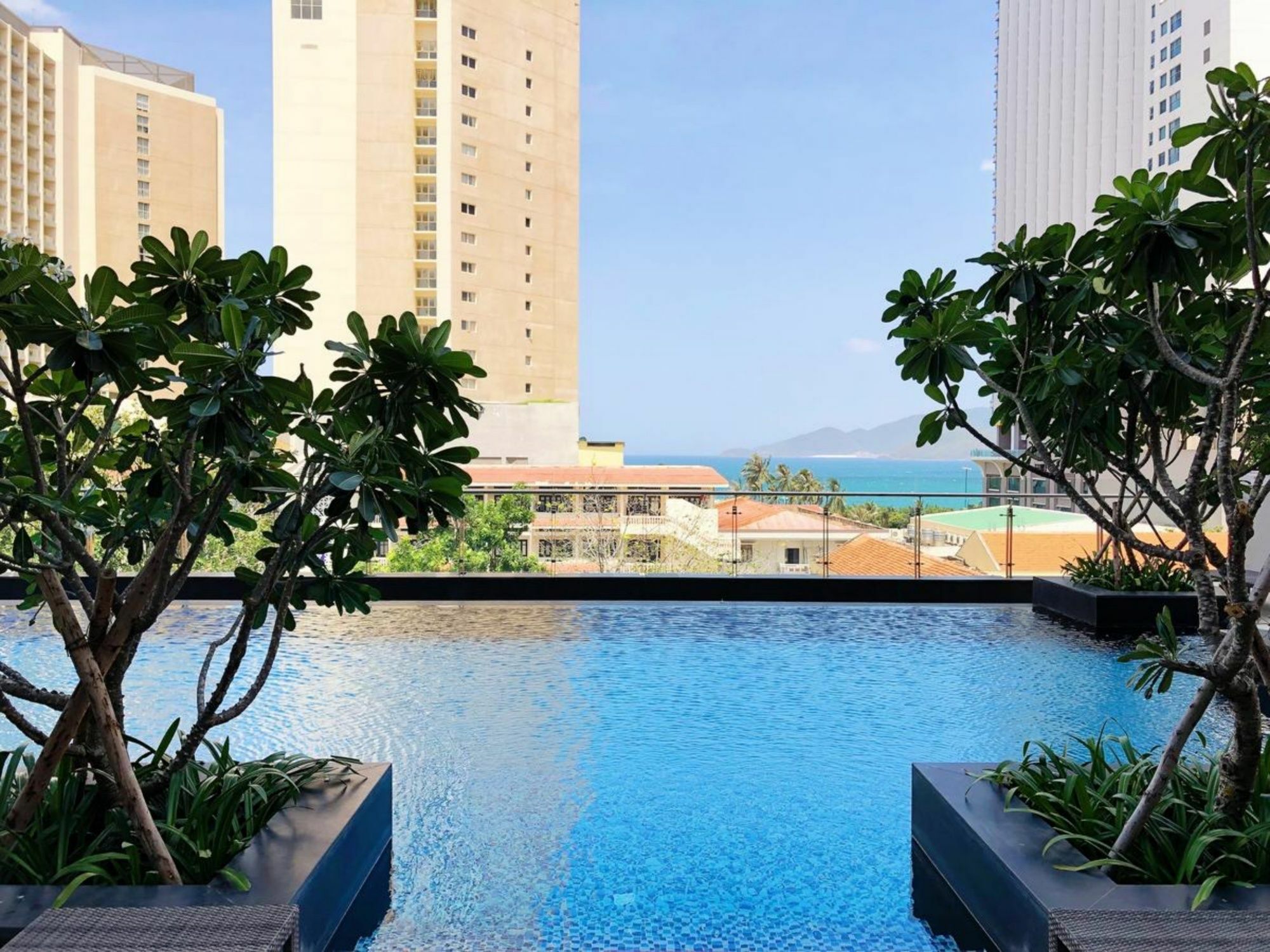 Parama Apartments Balcony Beachfront Nha Trang Exteriör bild